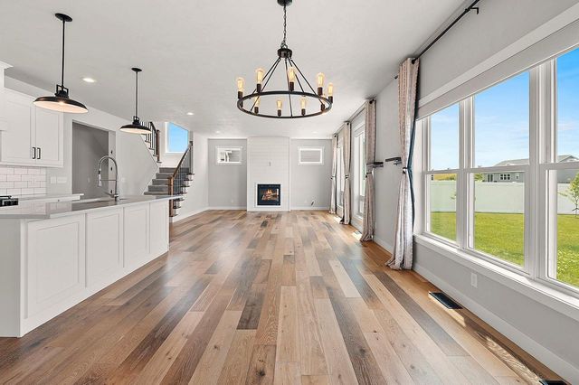 N9239 LAURA STREET, Appleton, WI 54915