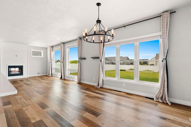 N9239 LAURA STREET, Appleton, WI 54915
