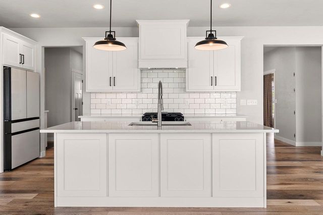 N9239 LAURA STREET, Appleton, WI 54915