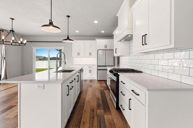N9239 LAURA STREET, Appleton, WI 54915
