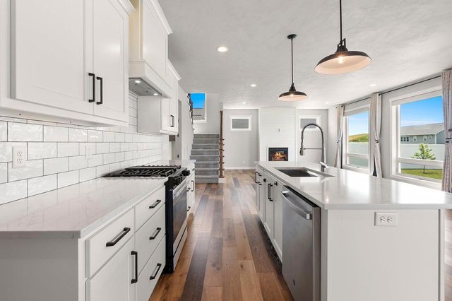 N9239 LAURA STREET, Appleton, WI 54915