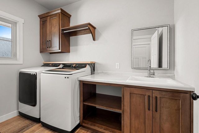 N9239 LAURA STREET, Appleton, WI 54915