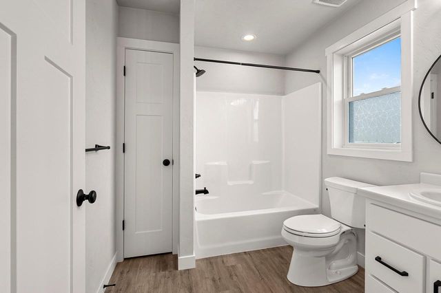 N9239 LAURA STREET, Appleton, WI 54915