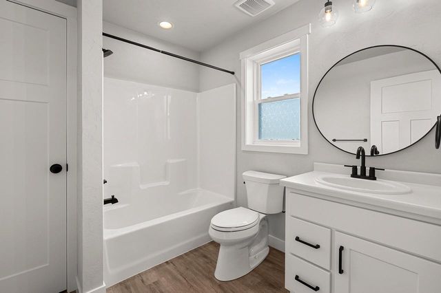 N9239 LAURA STREET, Appleton, WI 54915