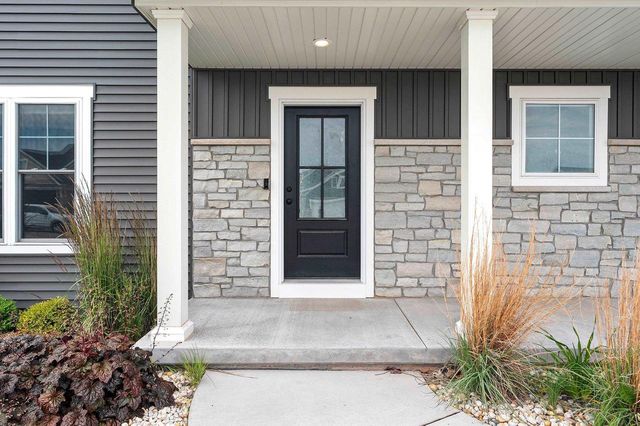 N9239 LAURA STREET, Appleton, WI 54915