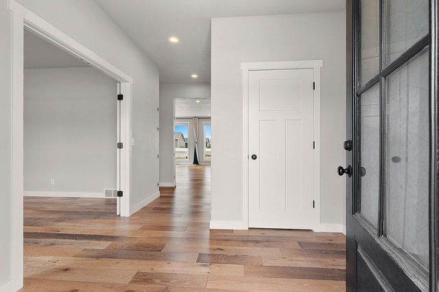N9239 LAURA STREET, Appleton, WI 54915