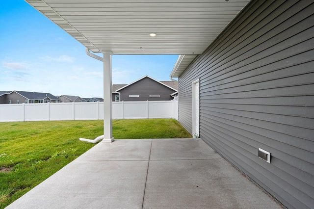 N9239 LAURA STREET, Appleton, WI 54915