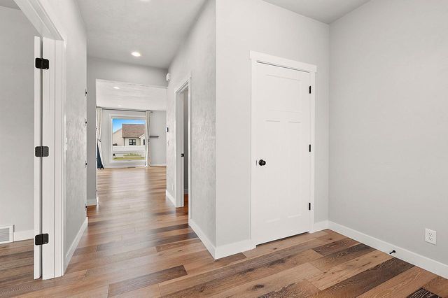 N9239 LAURA STREET, Appleton, WI 54915