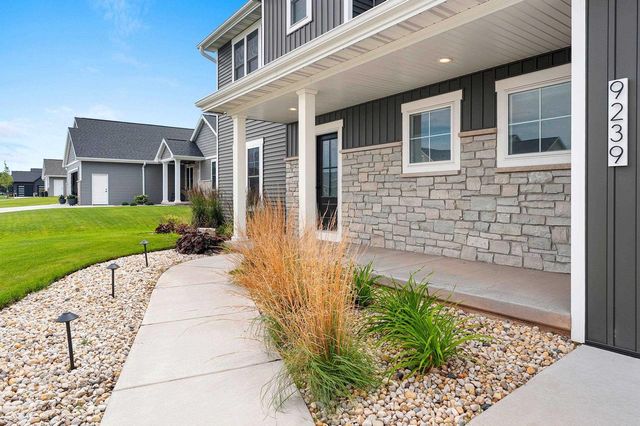 N9239 LAURA STREET, Appleton, WI 54915