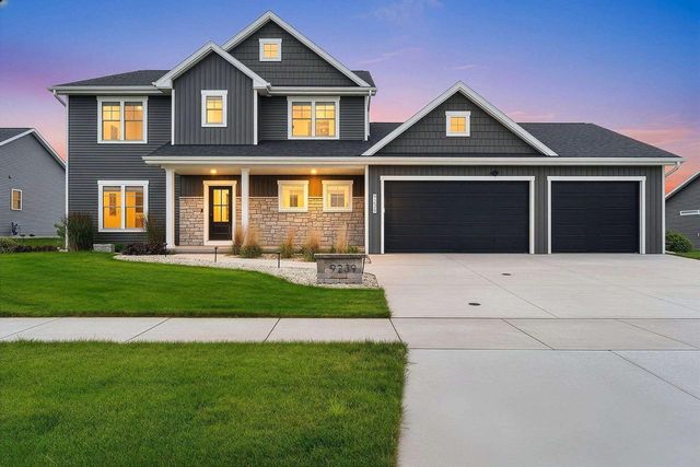 N9239 LAURA STREET, Appleton, WI 54915
