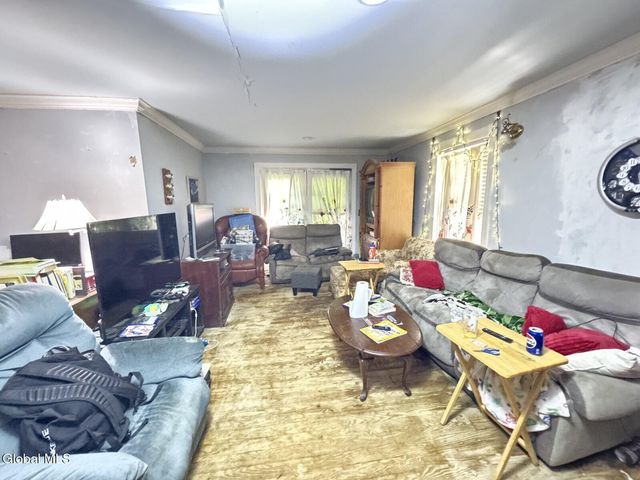 32 Ray Street, Niskayuna, NY 12309