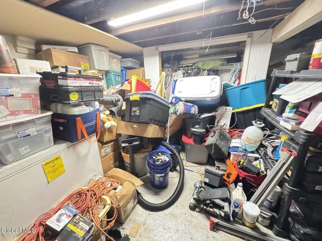 32 Ray Street, Niskayuna, NY 12309