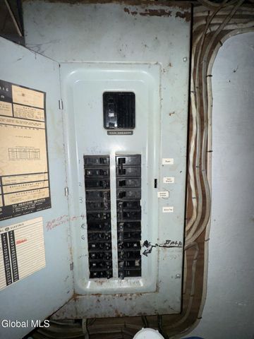 32 Ray Street, Niskayuna, NY 12309