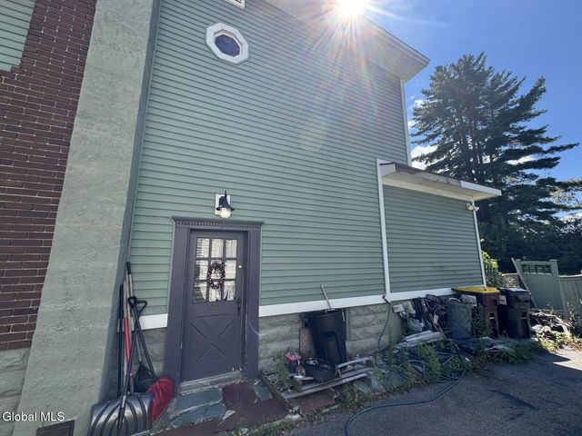 32 Ray Street, Niskayuna, NY 12309