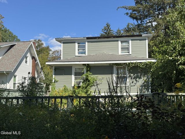 32 Ray Street, Niskayuna, NY 12309