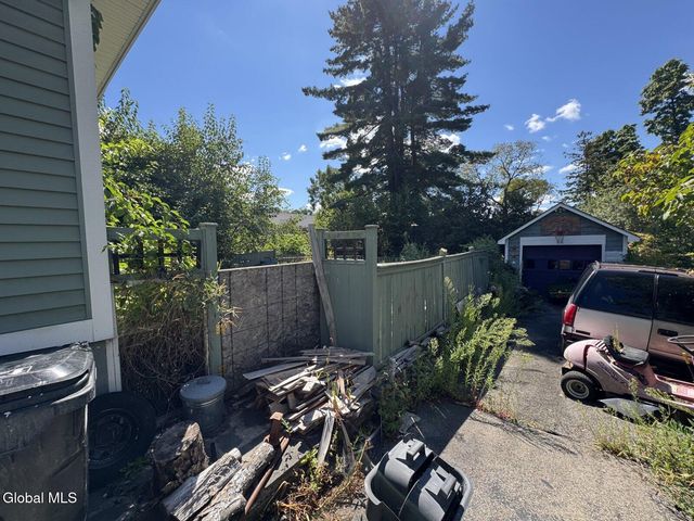 32 Ray Street, Niskayuna, NY 12309