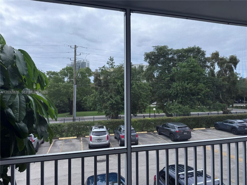 16950 W Dixie Hwy A232 Hwy 232, North Miami Beach, FL 33160