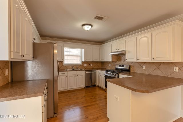 105 Channing Circle, Canton, MS 39046