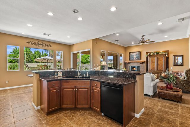 116 Tesori Drive, Palm Desert, CA 92211