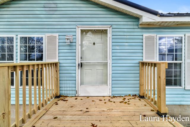 6220 W Riverside Drive, Saranac, MI 48881