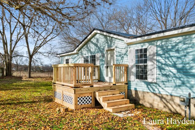 6220 W Riverside Drive, Saranac, MI 48881