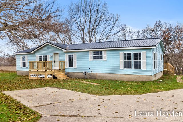 6220 W Riverside Drive, Saranac, MI 48881