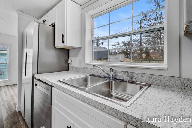 6220 W Riverside Drive, Saranac, MI 48881