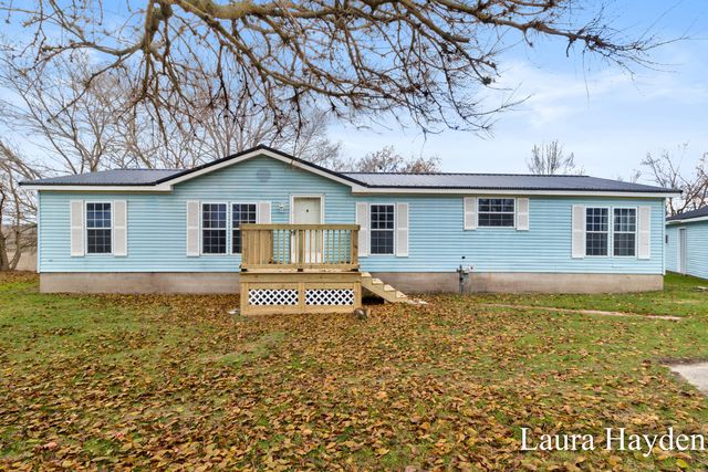 6220 W Riverside Drive, Saranac, MI 48881