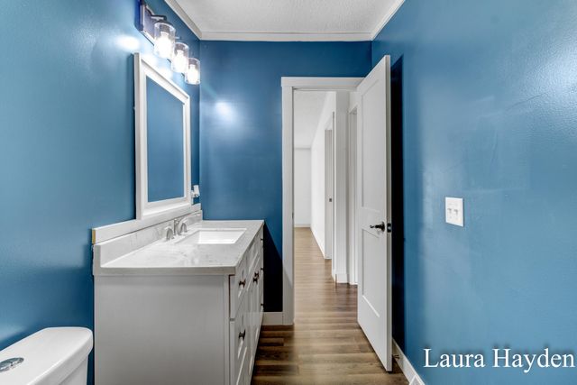 6220 W Riverside Drive, Saranac, MI 48881