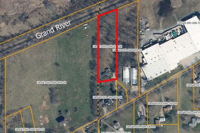 6220 W Riverside Drive, Saranac, MI 48881