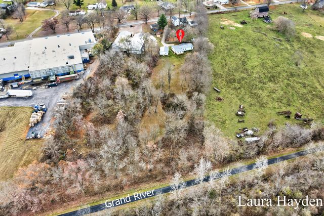 6220 W Riverside Drive, Saranac, MI 48881