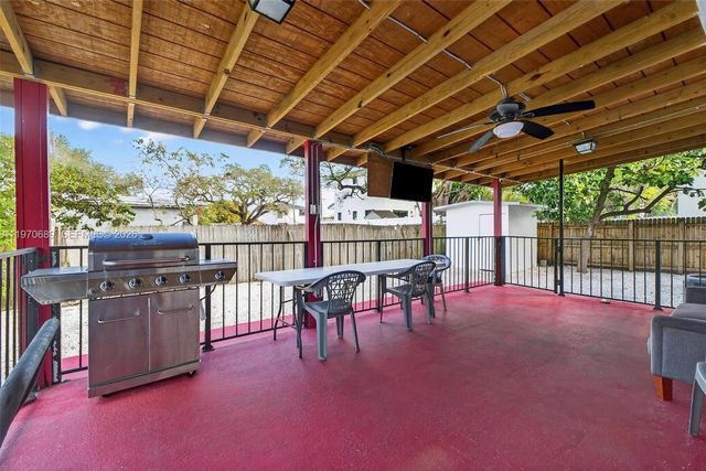 2741 NW 43rd Ter, Miami, FL 33142