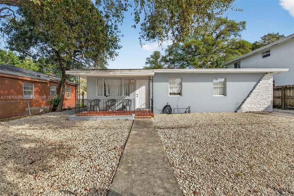2741 NW 43rd Ter, Miami, FL 33142
