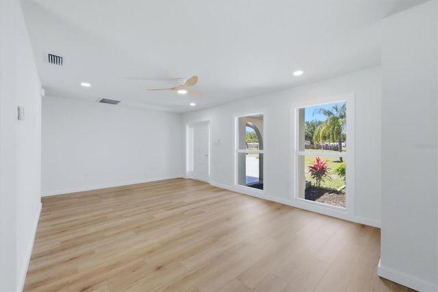 5251 BUNYAN STREET, Sarasota, FL 34232