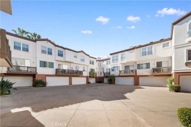 2894 Player Ln, Tustin, CA 92782