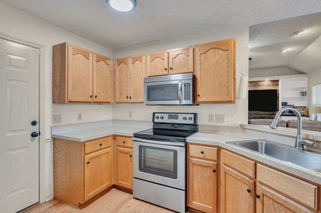 101 Knights Bridge Station, Hendersonville, TN 37075