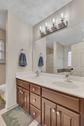 101 Knights Bridge Station, Hendersonville, TN 37075