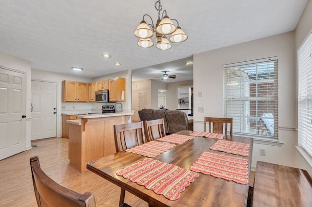 101 Knights Bridge Station, Hendersonville, TN 37075