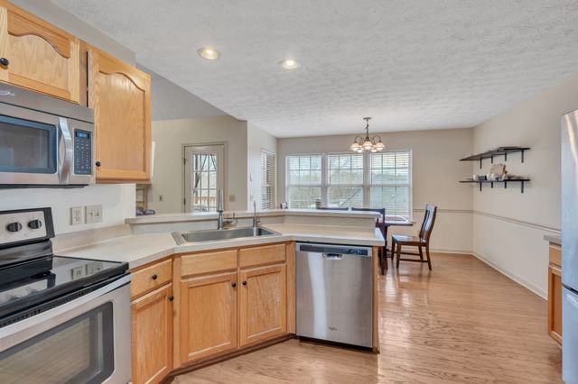 101 Knights Bridge Station, Hendersonville, TN 37075