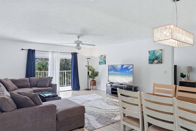 1714 69TH AVENUE W A303, Bradenton, FL 34207