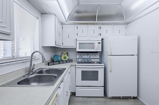 1714 69TH AVENUE W A303, Bradenton, FL 34207