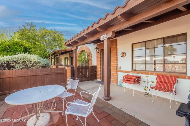 174 S Paseo Tierra Apt C, Green Valley, AZ 85614