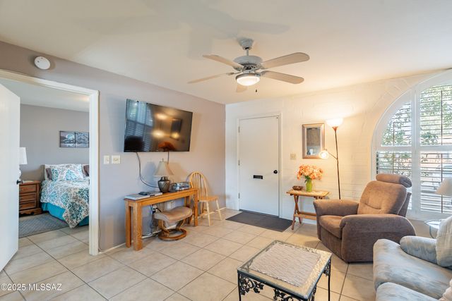 174 S Paseo Tierra Apt C, Green Valley, AZ 85614