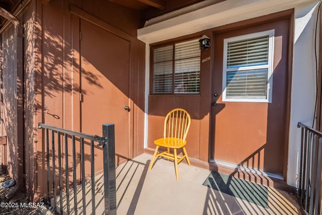174 S Paseo Tierra Apt C, Green Valley, AZ 85614