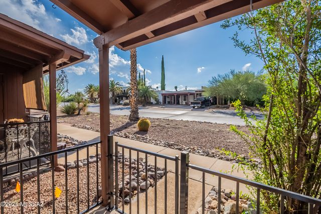 174 S Paseo Tierra Apt C, Green Valley, AZ 85614