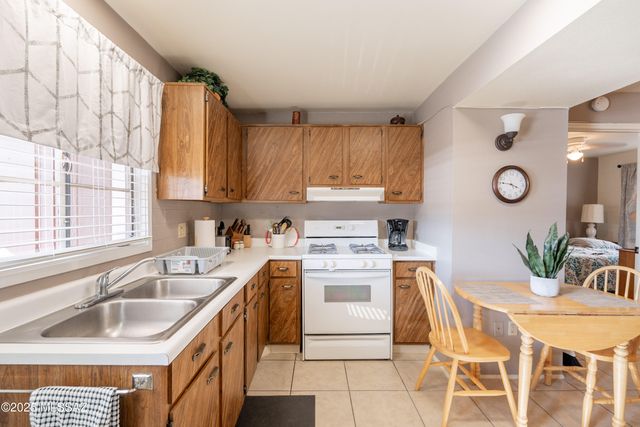 174 S Paseo Tierra Apt C, Green Valley, AZ 85614