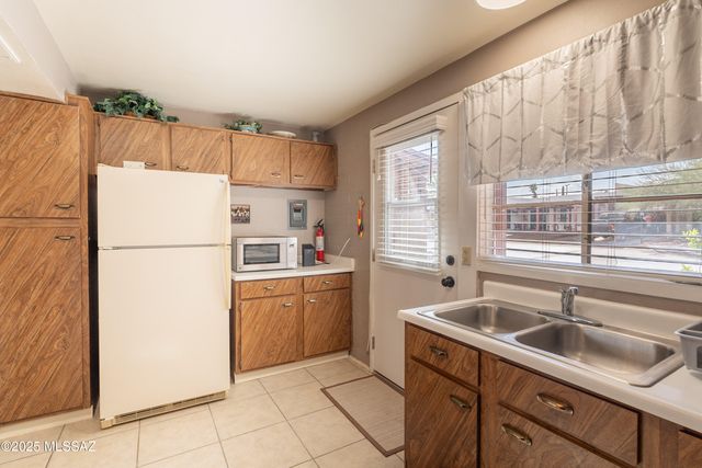 174 S Paseo Tierra Apt C, Green Valley, AZ 85614