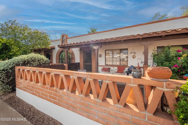 174 S Paseo Tierra Apt C, Green Valley, AZ 85614