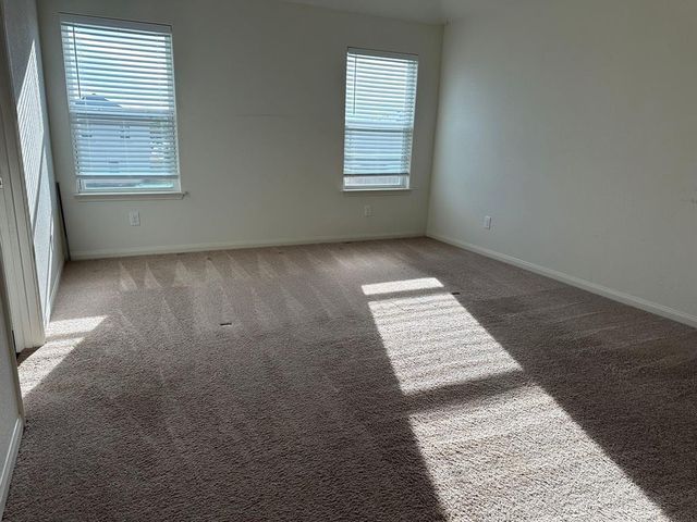 225 Allington CIR, Jarrell, TX 76537