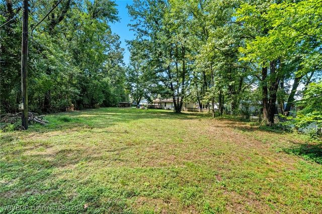 1714 Pleasant Valley Place, Van Buren, AR 72956